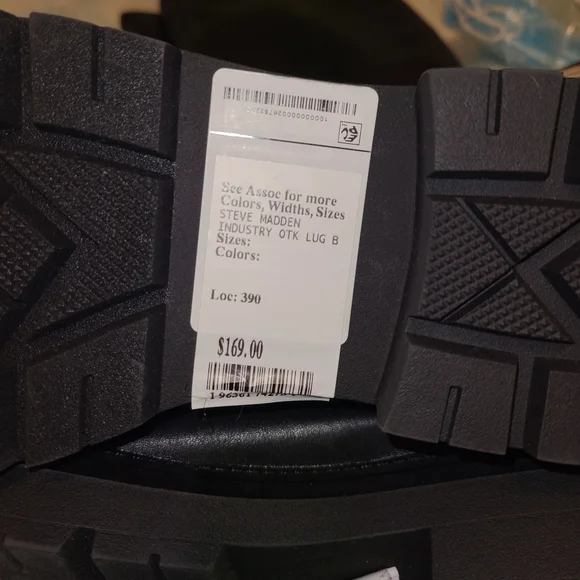 Boots - Picture 3 of 3